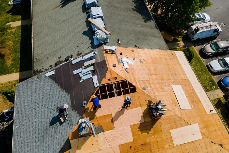 How Roofing Design Impacts Siding Longevity Elkridge, MD
